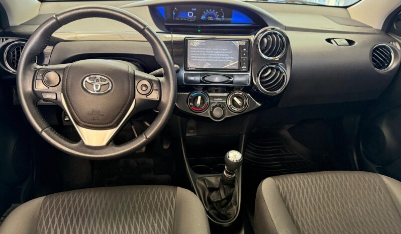 TOYOTA ETIOS XLS 4P 2019 lleno