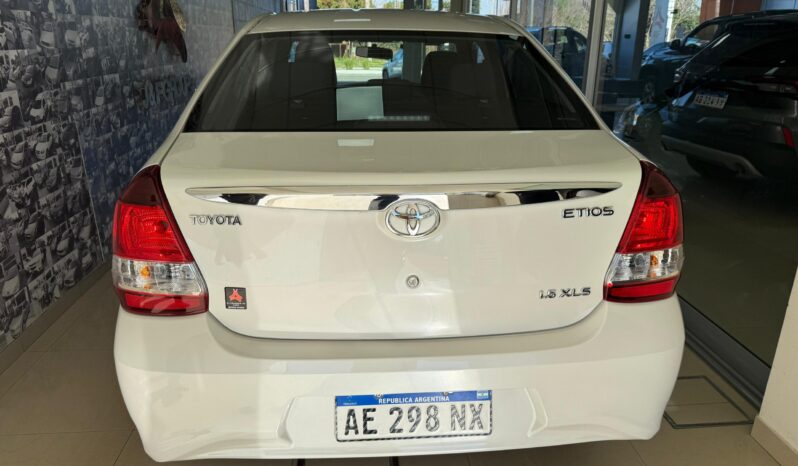 TOYOTA ETIOS XLS 4P 2019 lleno