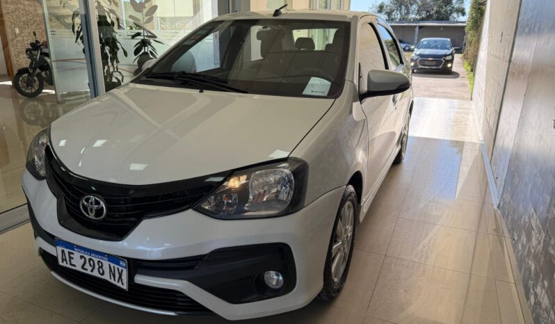 TOYOTA ETIOS XLS 4P 2019 lleno